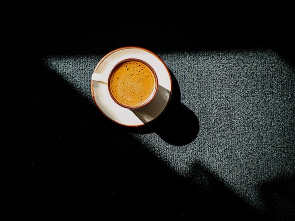 Découvrez les bijoux en argent massif essentiels pour un élégant style minimaliste